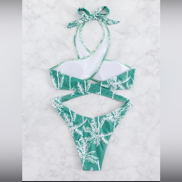 Swimsuit - Picture 3 of 4